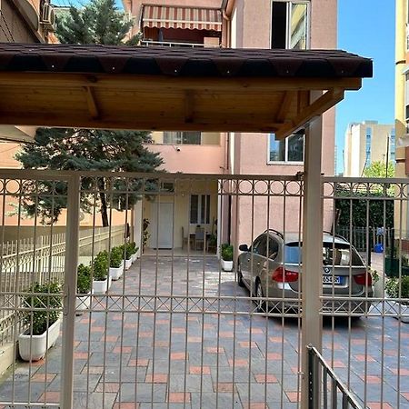 Villa Apartments S&F City Centre 티라나 외부 사진