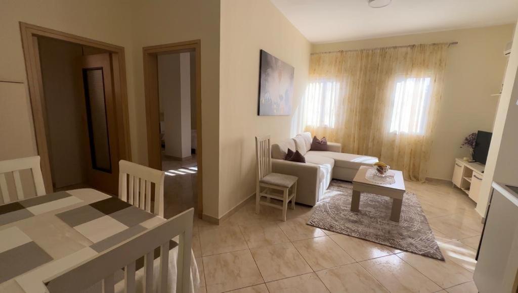 Villa Apartments S&F City Centre 티라나 외부 사진