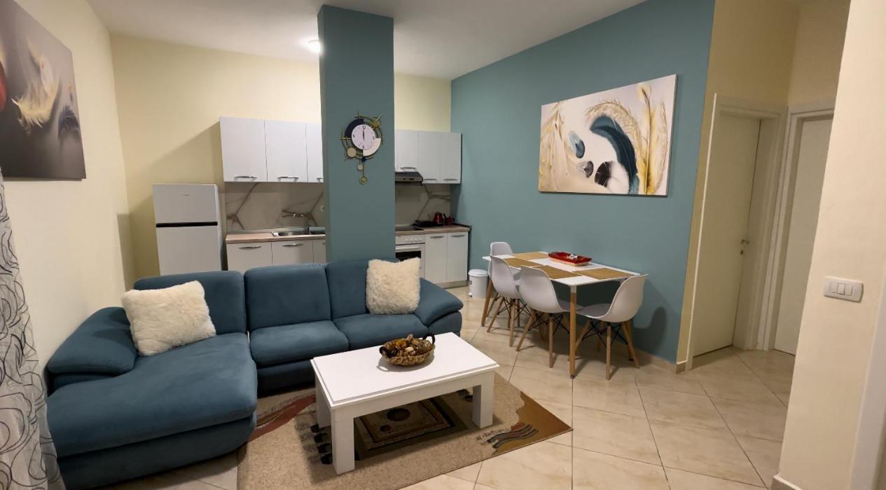 Villa Apartments S&F City Centre 티라나 외부 사진