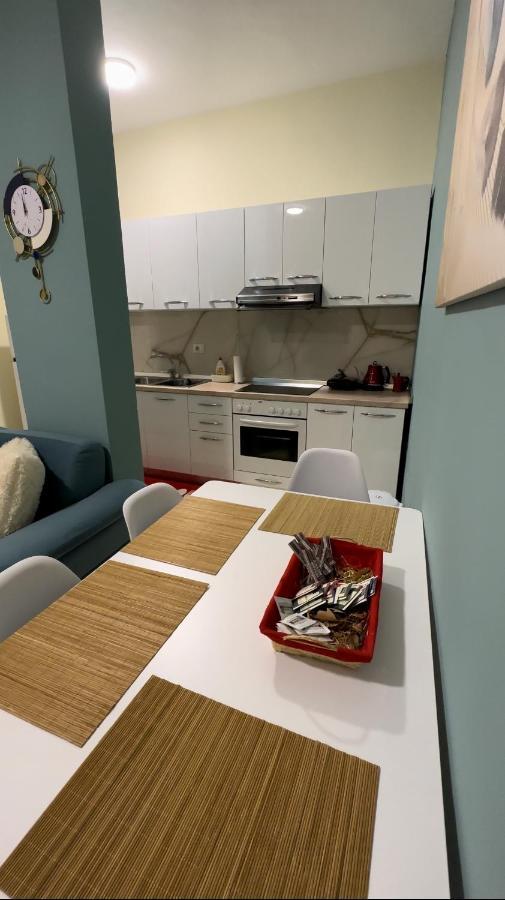 Villa Apartments S&F City Centre 티라나 외부 사진