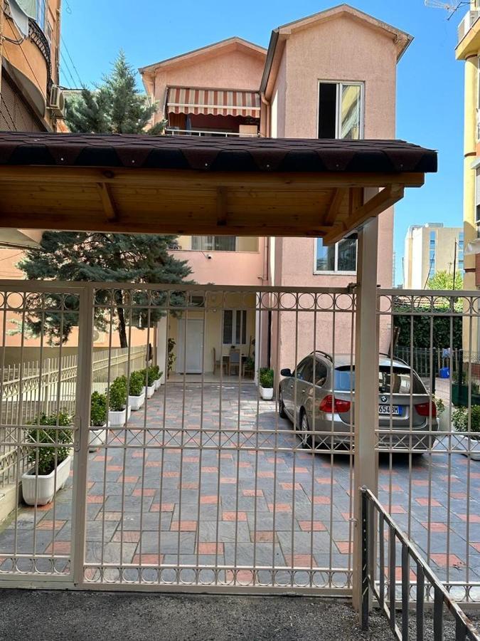 Villa Apartments S&F City Centre 티라나 외부 사진